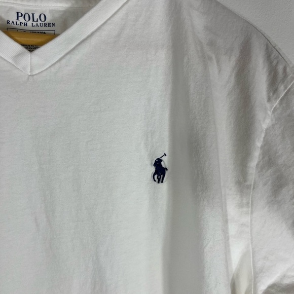 Polo by Ralph Lauren Mens Size Large White V-Neck Short Sleeve T-Shirt Navy Pony - Picture 2 of 9